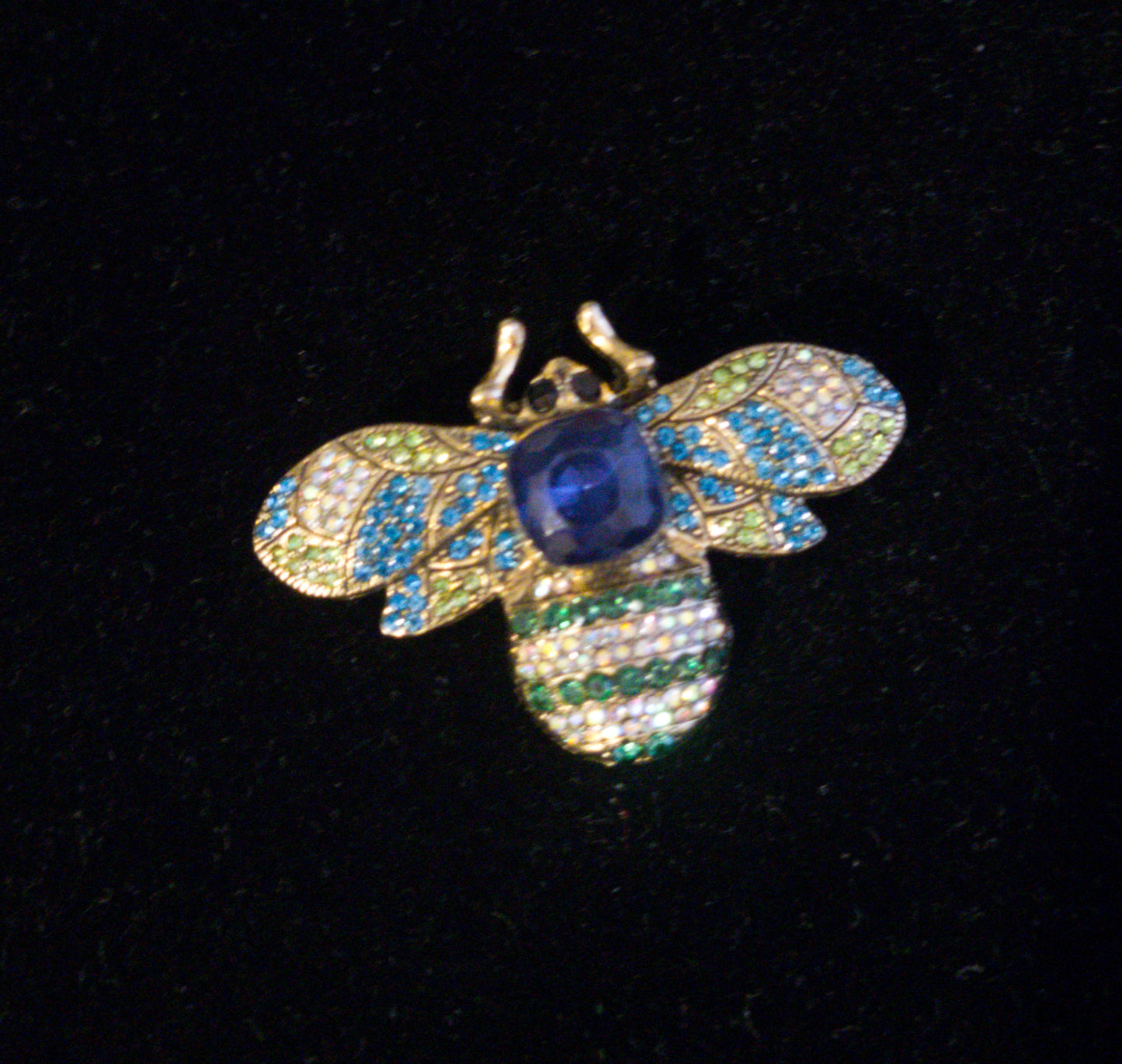 Vintage Bee design rhinestone brooch